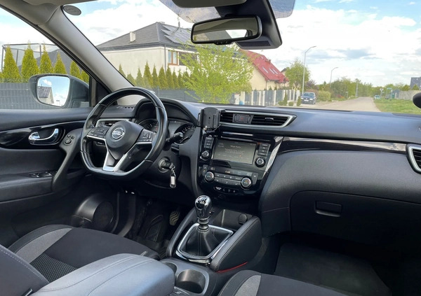 Nissan Qashqai cena 73900 przebieg: 138160, rok produkcji 2019 z Szczecin małe 211